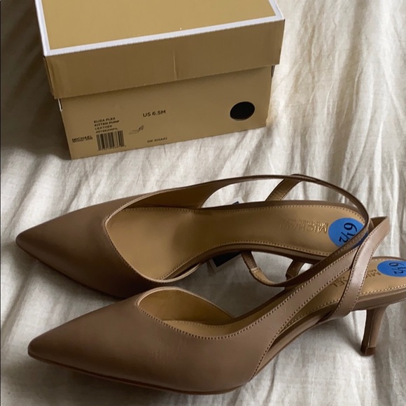 Michael Kors Eliza Flex Kitten Pump - Picture 3 of 3